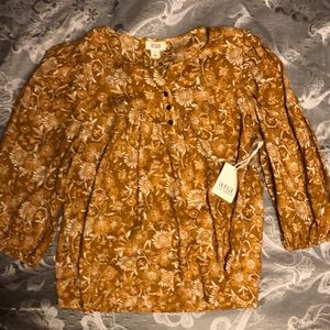 Women’s size small shirt